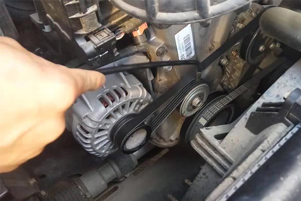 巴中转速传感器的工作原理是什么？